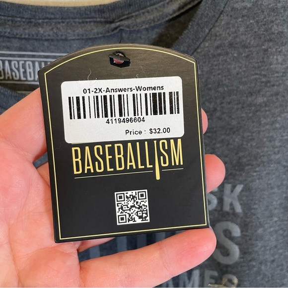 Baseballism Womens XXL Gray Graphic T-Shirt “She Doesn’t Ask Questions” NWT - Picture 6 of 9